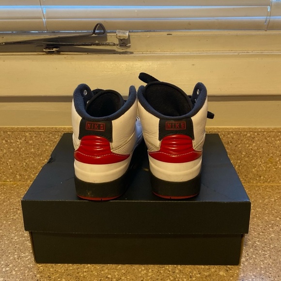 Jordan retro 2 bred kids sneakers size 1 - Picture 3 of 5